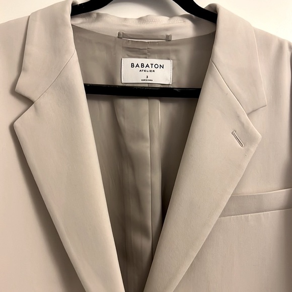 Aritzia Babaton Vogue Blazer, size 3, NWOT, matte pearl - Picture 11 of 11